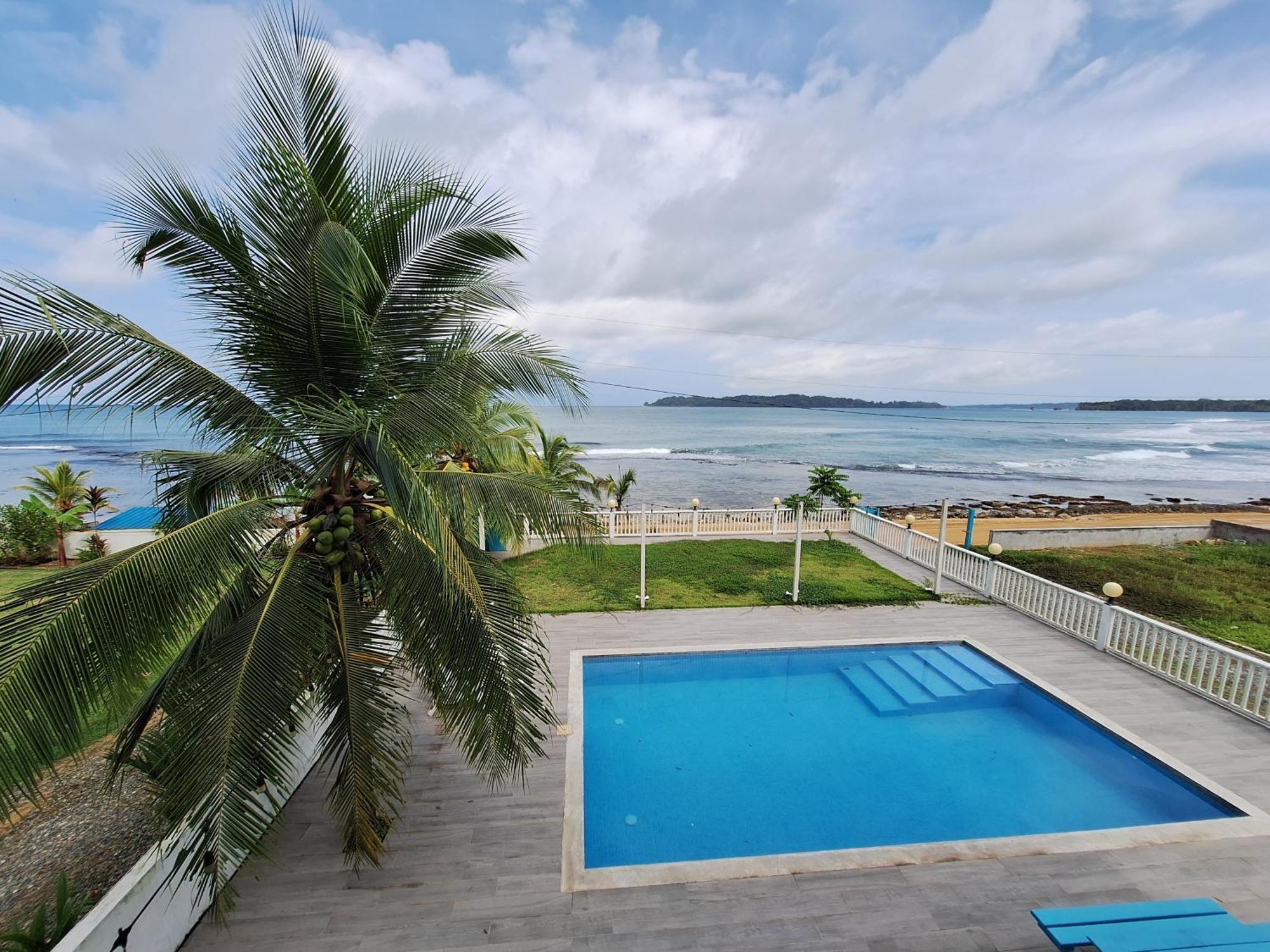 Paunch Beach Retreat โบกัสทาวน์ ภายนอก รูปภาพ