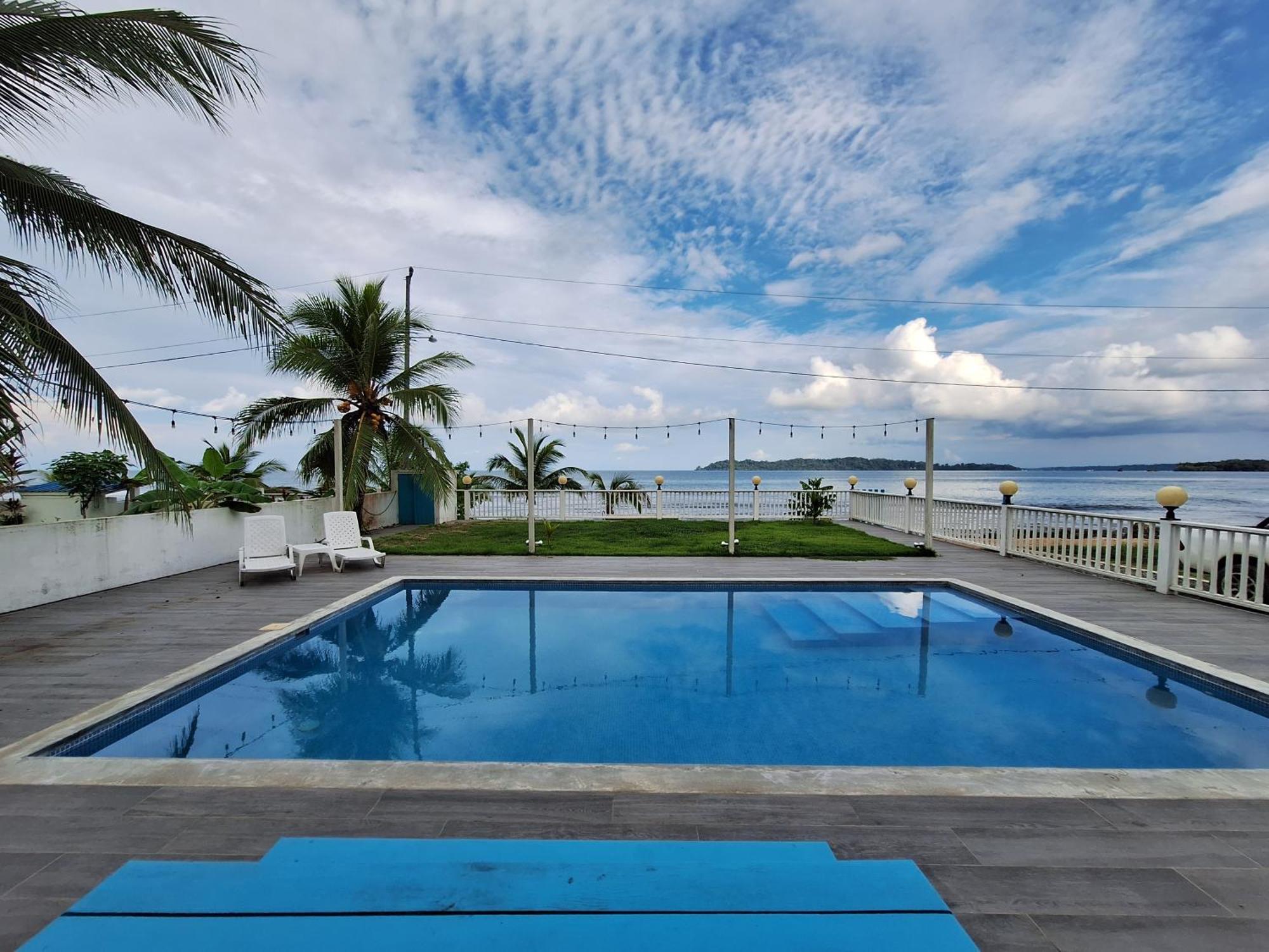 Paunch Beach Retreat โบกัสทาวน์ ภายนอก รูปภาพ