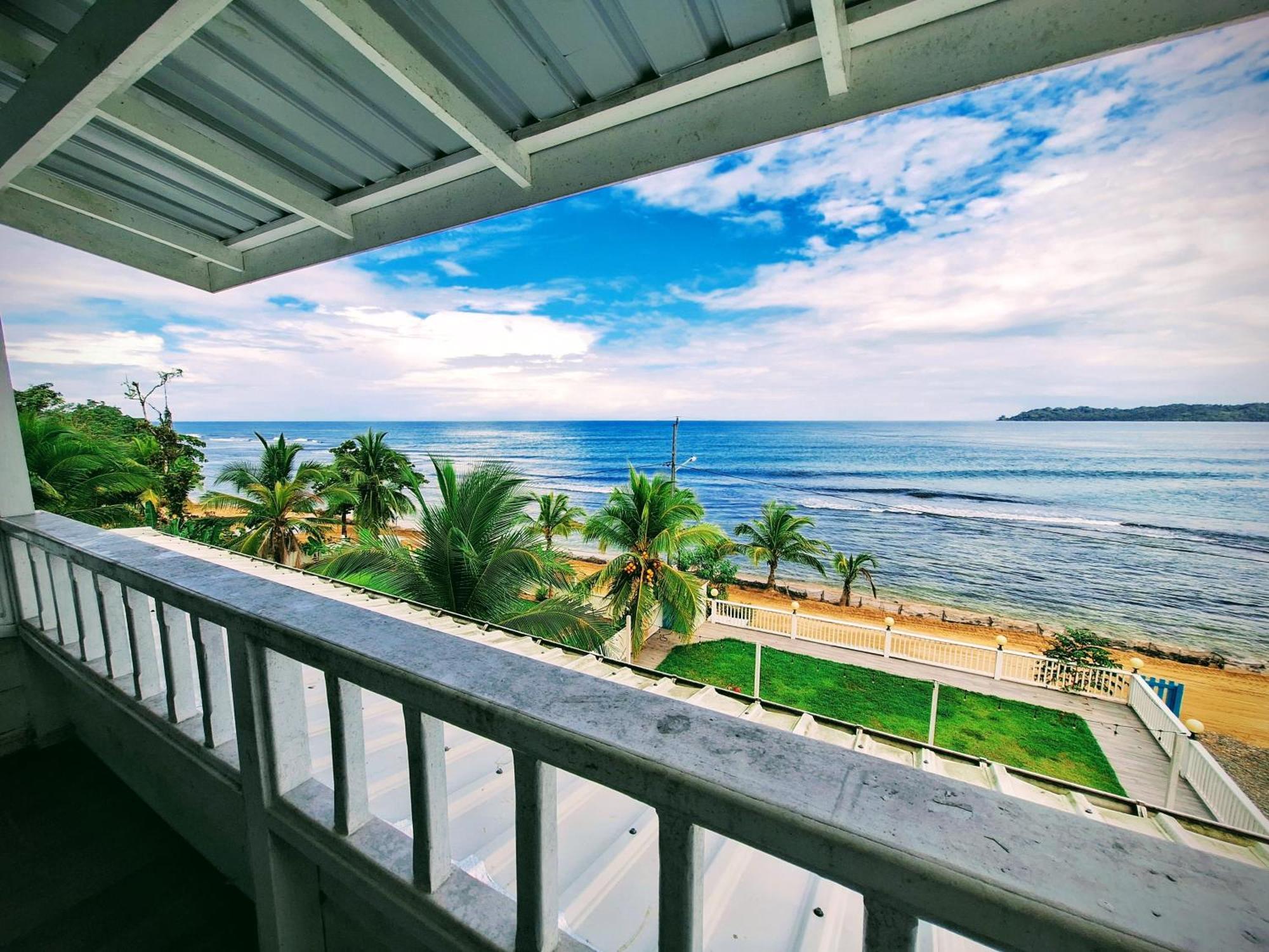 Paunch Beach Retreat โบกัสทาวน์ ภายนอก รูปภาพ